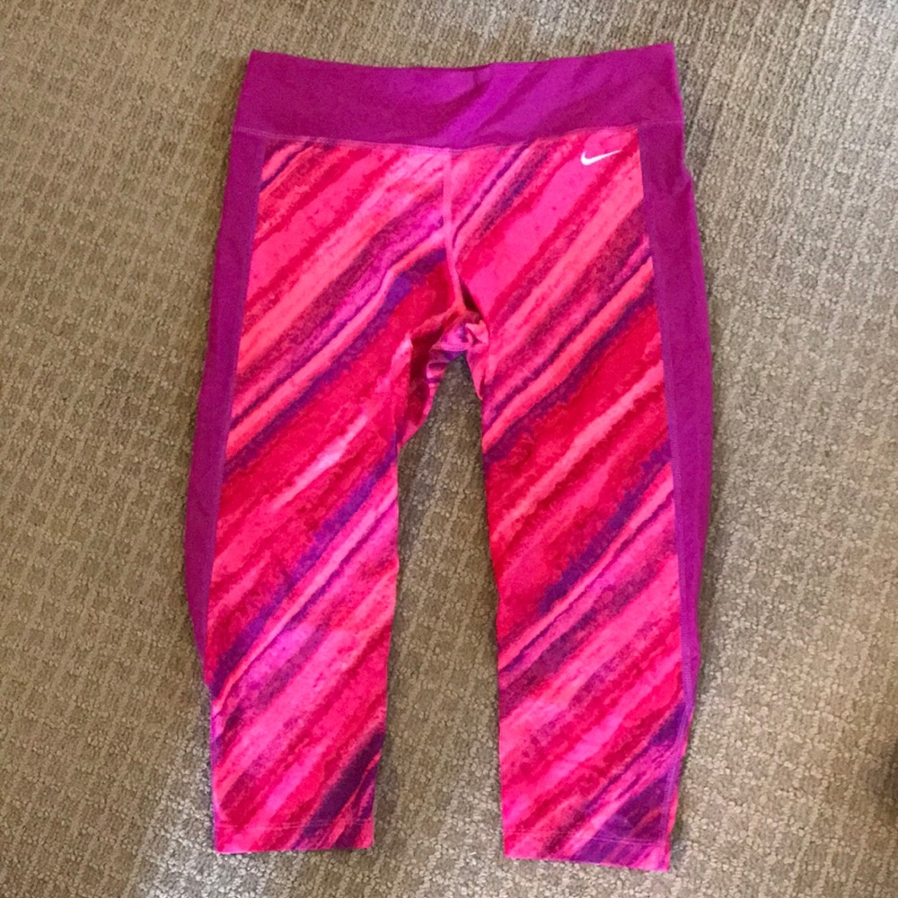 Nike crop athletic legging